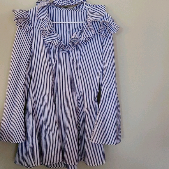 Awesome Caroline Constas - Picture 1 of 3